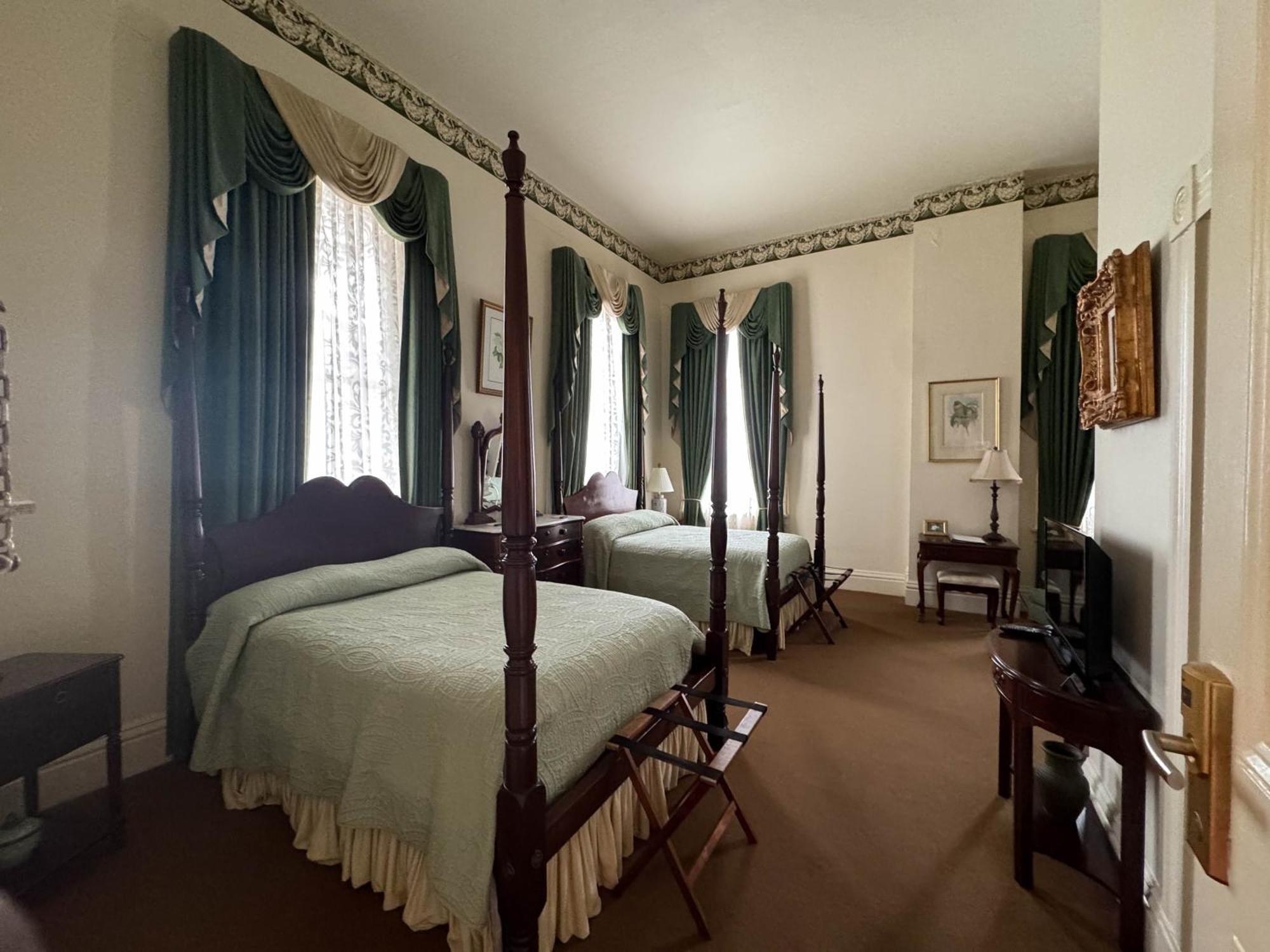The Guest House Historic Mansion Натчез Екстер'єр фото