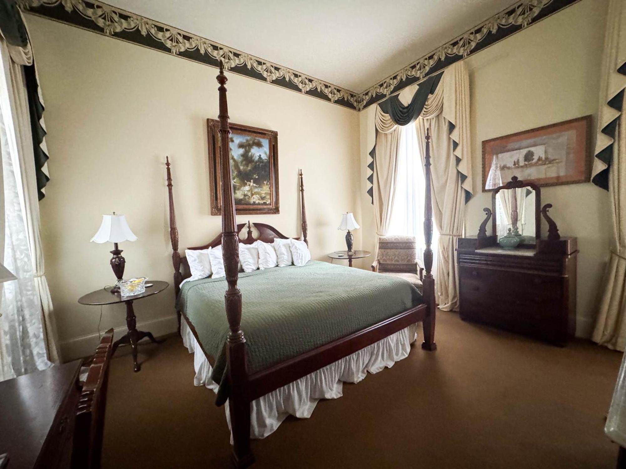 The Guest House Historic Mansion Натчез Екстер'єр фото
